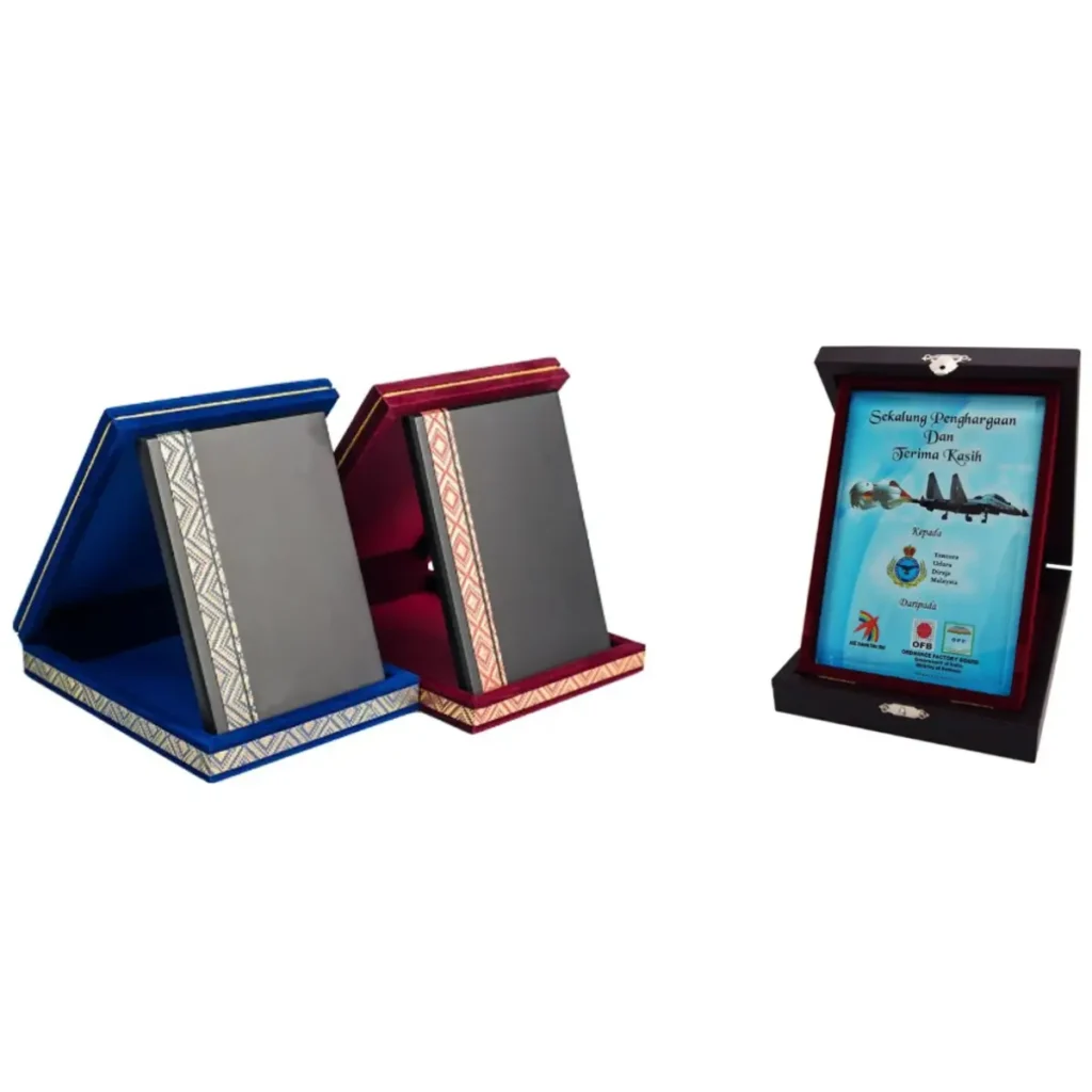 best_corporate_trophy_designs_in_malaysia_2025_edition_thumbnail