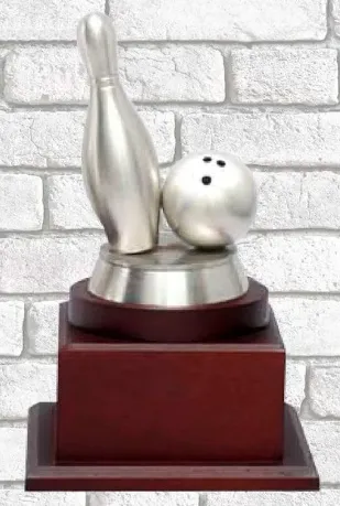 bowling_award_ideas_from_plastic_trophies_to_crystal_pins_malaysia_edition_image_6