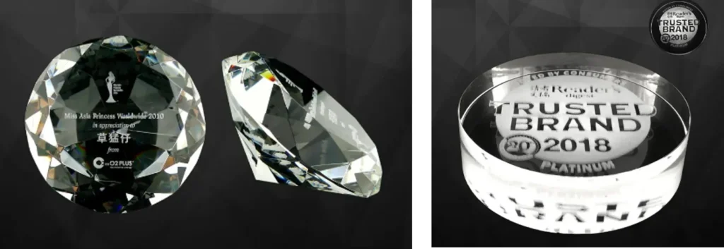 top_desktop_awards_paperweights_in_malaysia_elegant_gifts_for_staff_clients_image_1